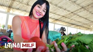 Sofia Galindo forró latin amerikai popóját keményen megdugják szaftos muffban