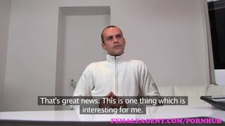 Dögös milf ügynök teszteli a könyörtelen krapekot