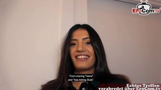 Német geek csóka megdugja a forró dél amerikai milf-et randin