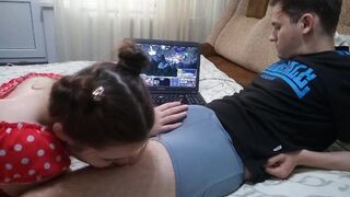 Fiatal cumizás a warcraft partin