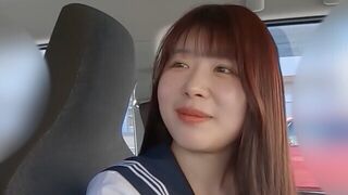 Kasumi-chan, a fullos riporternövendék autóban leszopja és veri a kukit