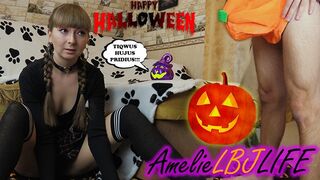 Pici boszorkány megidézi a hatalmas pélót és keményen megbasszák, hogy beleélvezzen a puncijába - halloween 2020