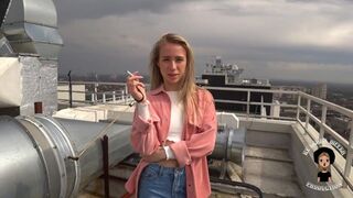Csinos kéjhölgy majdnem lenyelte a dákót az utcán